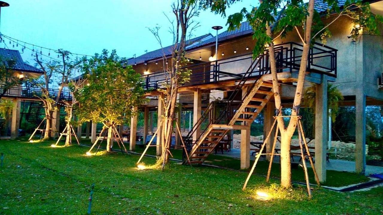 บ้านต้นไม้โฮมสเตย์อุทัยธานี Uthai Thani Exterior foto