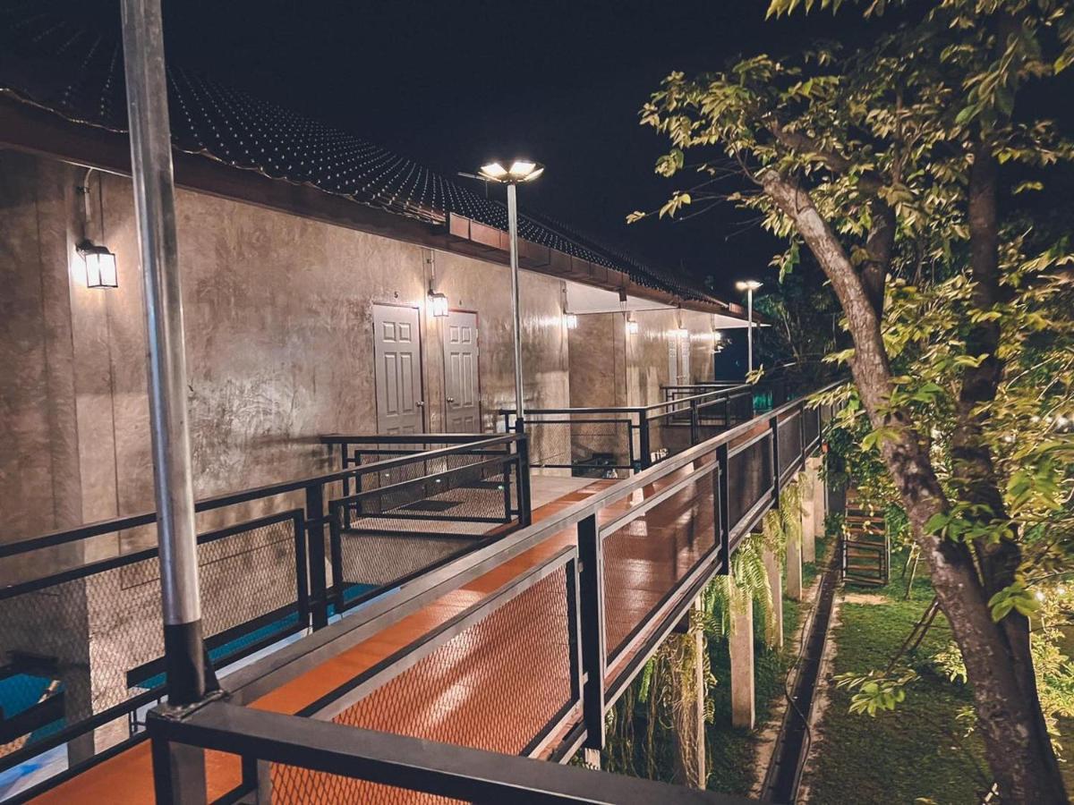 บ้านต้นไม้โฮมสเตย์อุทัยธานี Uthai Thani Exterior foto